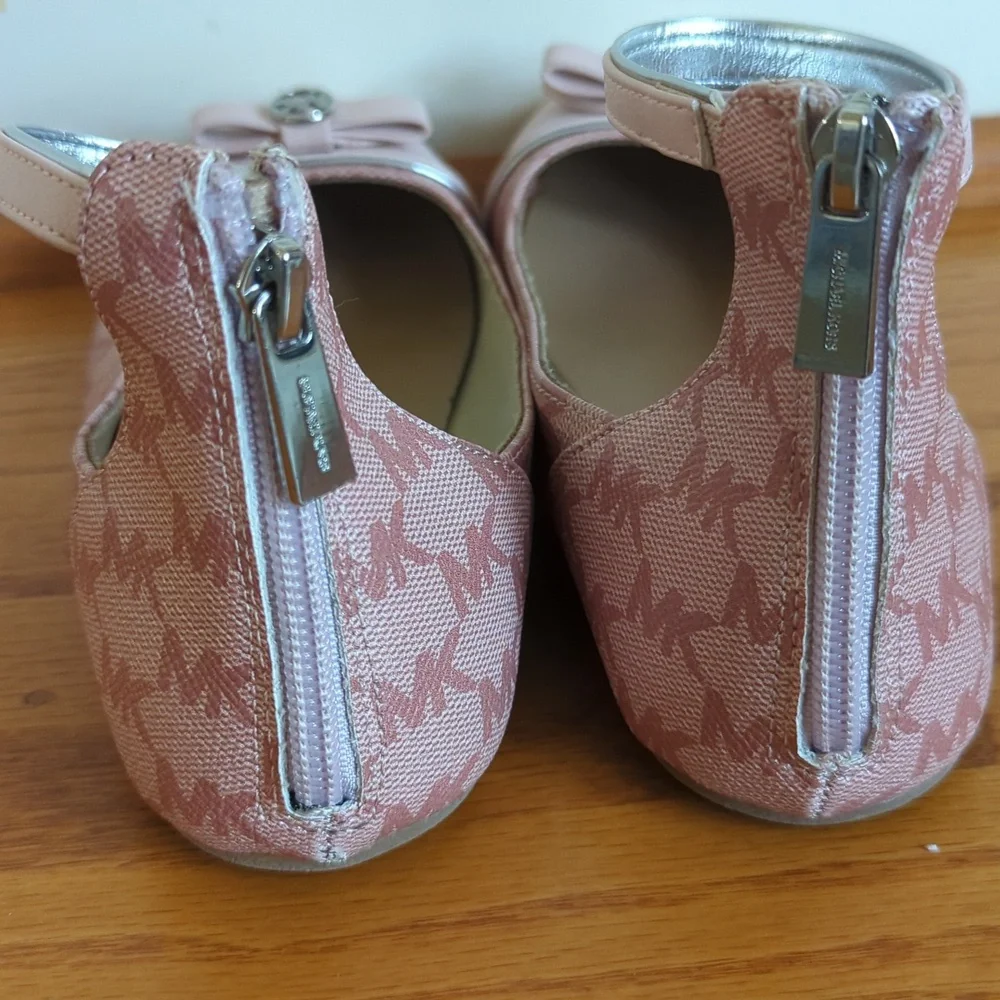 Michael Kors Pink flats Sz 5‎